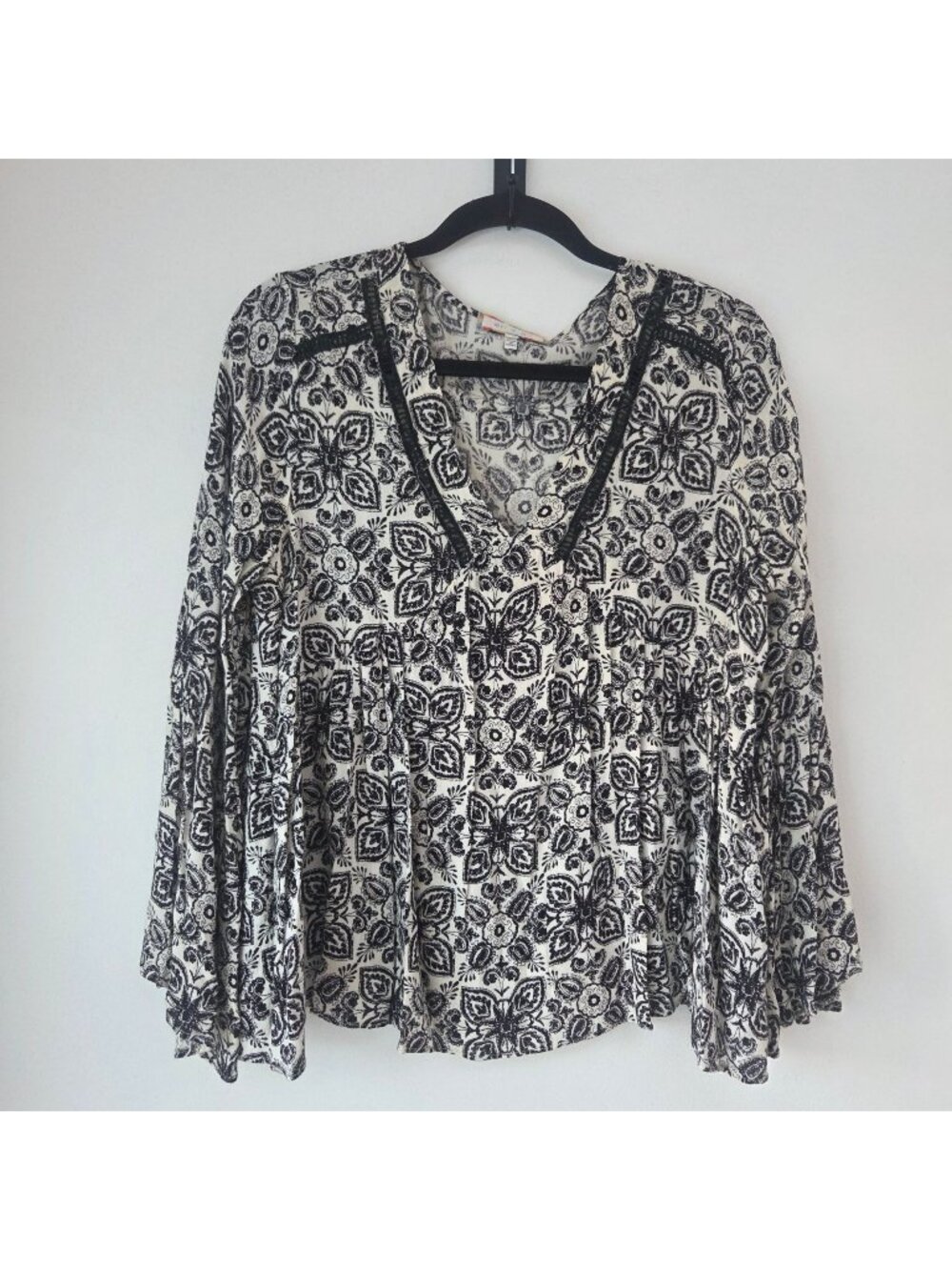 Eri & Ali Boho Blouse Top Shirt Black White Floral Bell Sleeves Women's M